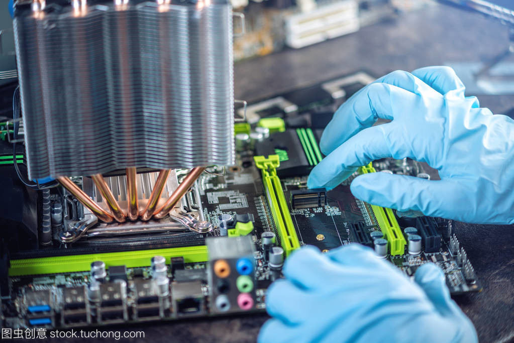 科技維修新紀(jì)元 工程師手套計(jì)算機(jī)在芯片故障檢測(cè)中的應(yīng)用